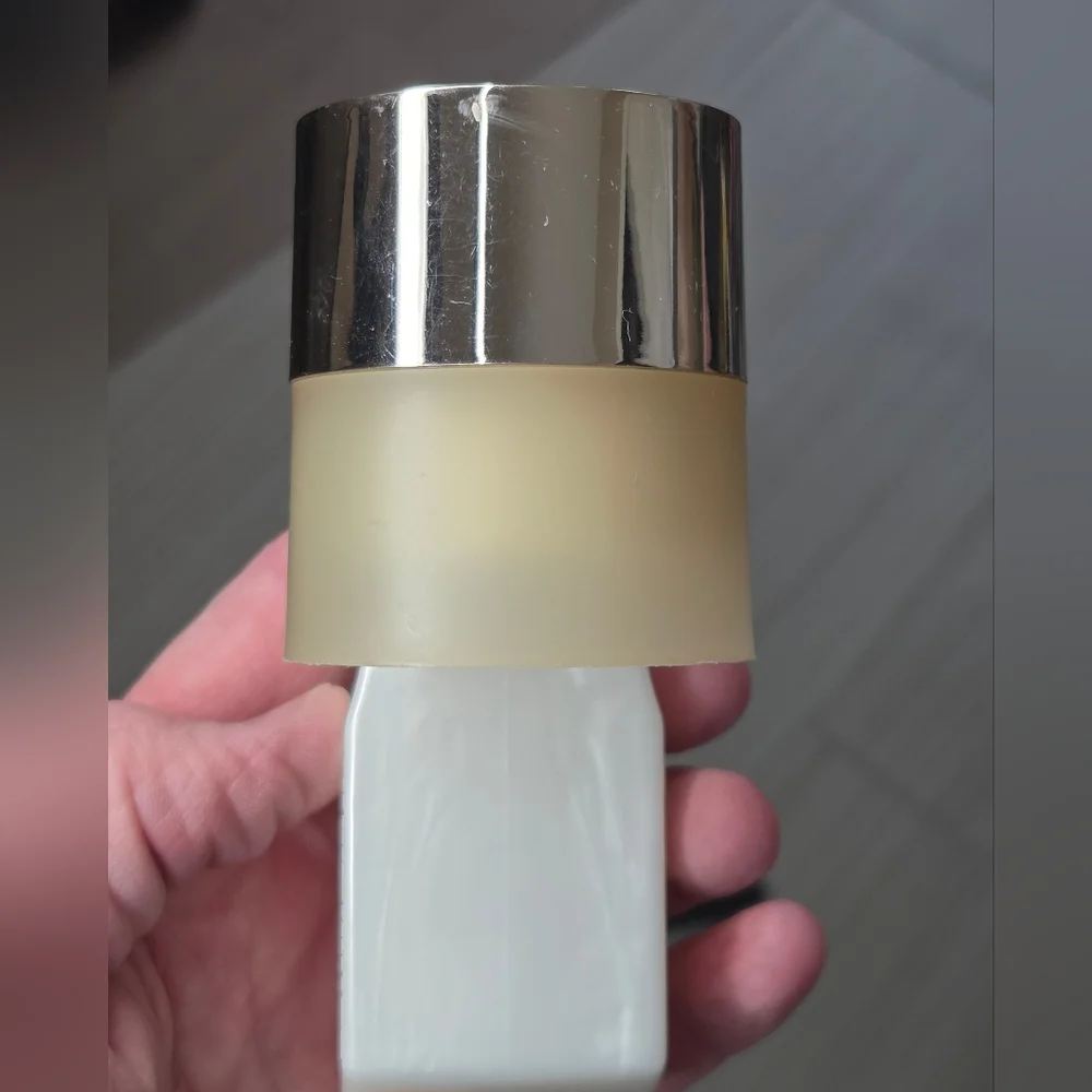Bath‎ And Body Works Metallic Two Tone Tan Gold Wallflower Plugin Scent Diffuser